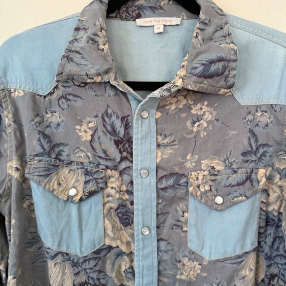 Love The Label Anthropologie Floral Chambray Buttondown Shirt Size Medium - Picture 3 of 7